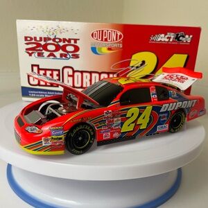 Action 1:24 Jeff Gordon #24 DuPont 200 Years 2002 Monte Carlo Bank NASCAR